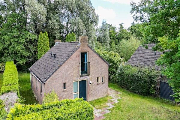 Buitenkant - Beboste bungalow Ewijk voor 6 in Ewijk (1)