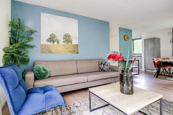 Woonkamer - Beboste bungalow Ewijk voor 6 in Ewijk (3)