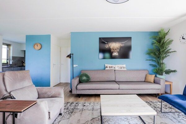 Woonkamer - Rustige bospark woning in Ewijk in Ewijk (3)