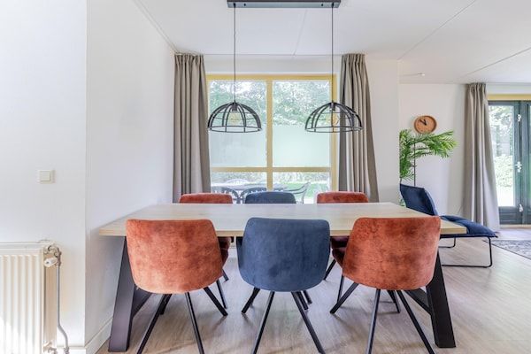 Eetkamer - Sereen verblijf aan het meer in Ewijk in Ewijk (4)