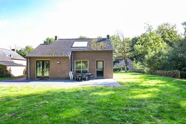 Terras - Sereen verblijf aan het meer in Ewijk in Ewijk (1)