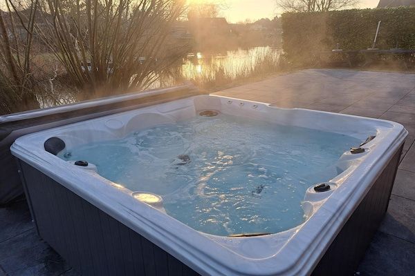 Wellness - Familievilla aan het strand met buitenspa in Makkum (5)