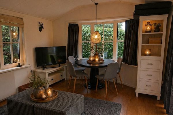 Eetkamer - Vechtdalchalet de Berk in Rheezerveen (4)