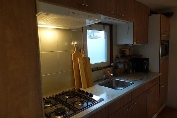 Keuken - Vechtdalchalet de Eik in Rheezerveen (3)