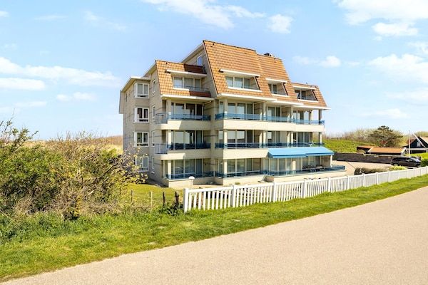 Buitenkant - Prachtig modern ingericht appartement in Callantsoog (1)