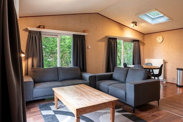 Woonkamer - Buitenplaats de Berghorst in Stegeren (2)