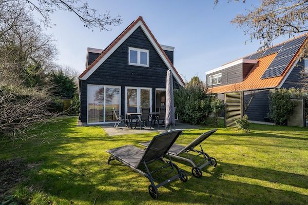 Buitenkant - Luxe, rust en stilte, en ruimte voor het hele in De Koog (1)