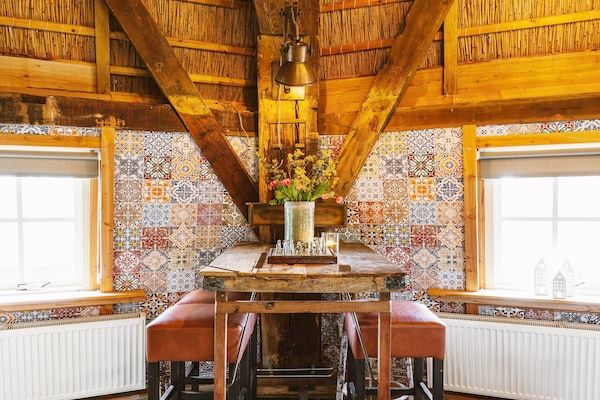 Eetkamer - Vakantiemolen in de duinen in Egmond aan den Hoef (3)