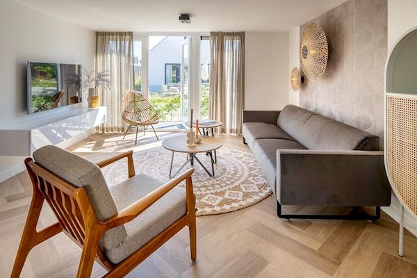 Woonkamer - Vakantiehuis nabij de Noordzee voor 6 personen in Sint Maarten (5)