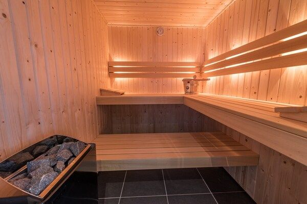 Voorzieningen - Luxe villa met sauna voor 12 personen in Den Burg (5)