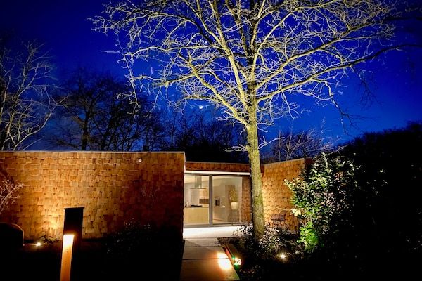 Buitenkant - Wellnessvilla met privéjacuzzi in Oosterhout (1)