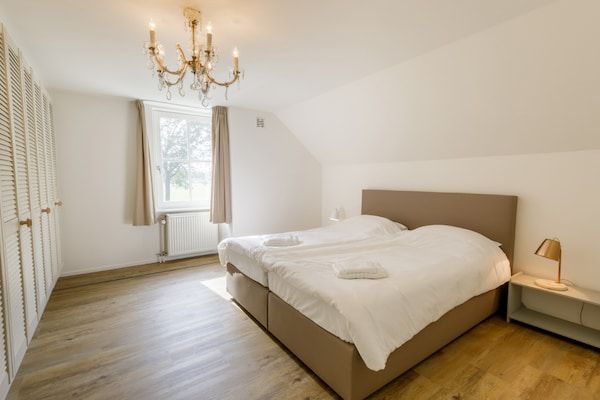 Slaapkamer - Landgoed Achterhoek met privézwembad in Aalten (4)