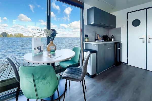 Keuken - Woonboot voor 4 personen op het Uitgeestermeer in Uitgeest (4)