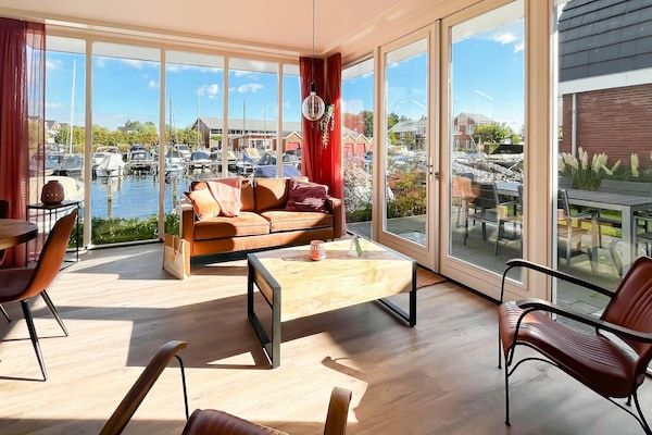 Woonkamer - Woning aan het water met terras voor 6 personen in Uitgeest (2)