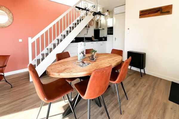 Eetkamer - Woning aan het water met terras voor 6 personen in Uitgeest (3)