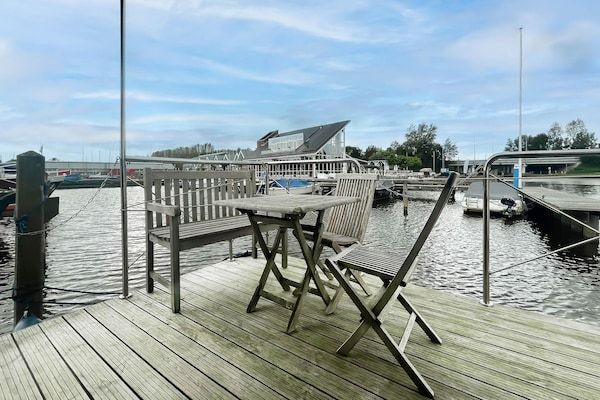 Terras - Boothuis met terras met uitzicht op het meer in Uitgeest (4)