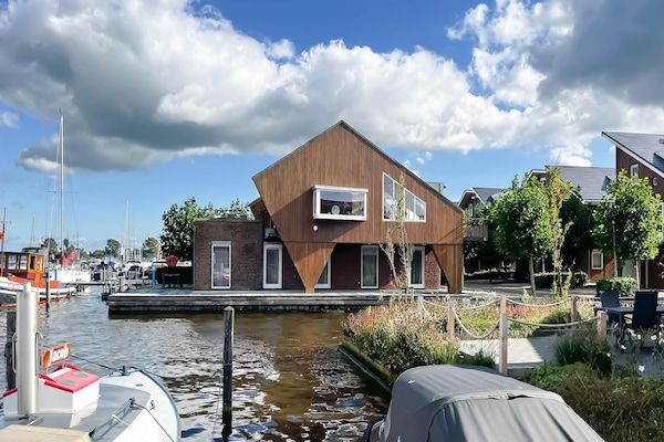 Buitenkant - Penthouse met terras met uitzicht op het meer in Uitgeest (1)