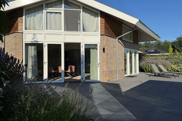 Buitenkant - Wellness-uitje met privésauna in Sibculo (1)