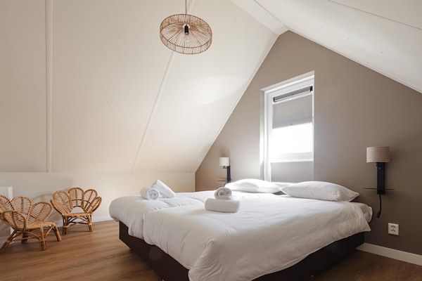 Slaapkamer - Stijlvol huis aan de kust met tuin in Sint Maarten (5)