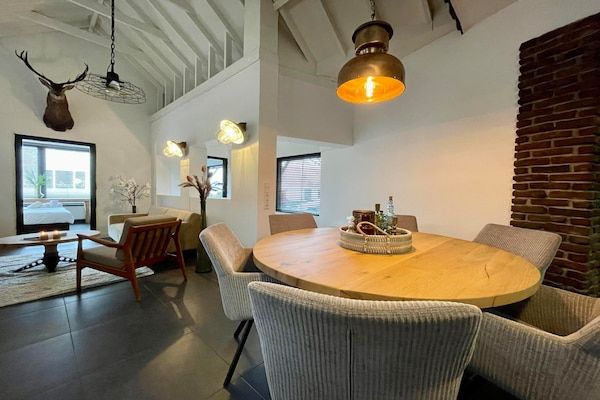 Eetkamer - Villa met 3 slaapkamers vlakbij de duinen in Egmond aan Zee (2)