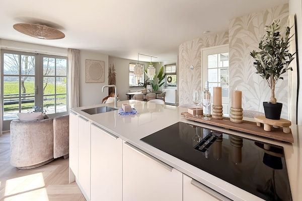 Keuken - Villa met een ruime, zonnige tuin in Egmond aan den Hoef (4)