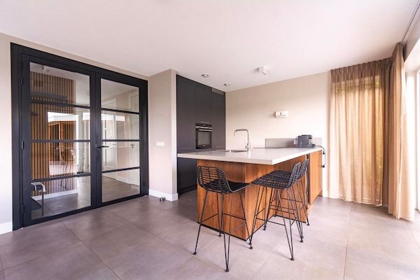 Keuken - Watervilla, sauna en strand in Sibculo (3)