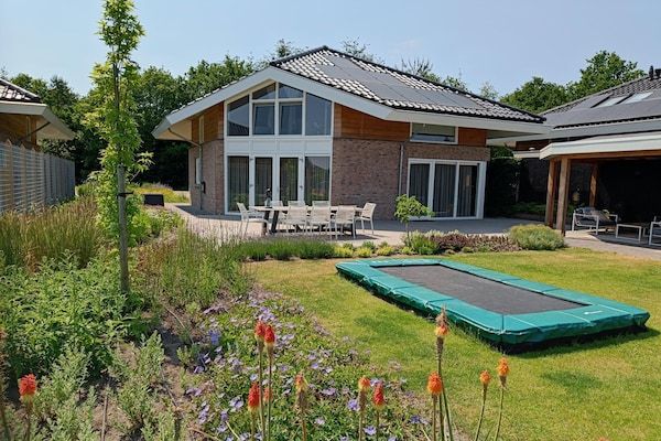 Buitenkant - Watervilla, sauna en strand in Sibculo (1)