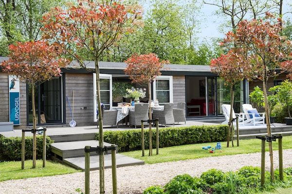 Buitenkant - Geniet van luxe aan bij de Loosdrechtseplassen in Loosdrecht (1)