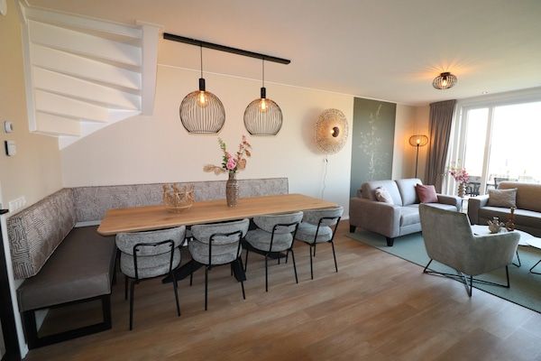 Eetkamer - Compleet nieuwe vakantiewoning in Friesland in leons (3)
