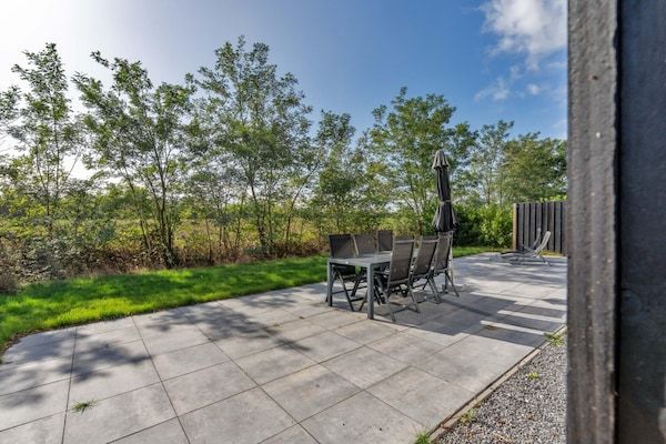 Terras - Luxe met rieten dak voor maximaal 6 personen in Baarle-nassau (4)