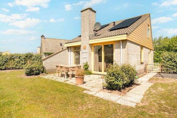 Buitenkant - Prachtige vrijstaande vakantiewoning, Julianadorp in Julianadorp (1)