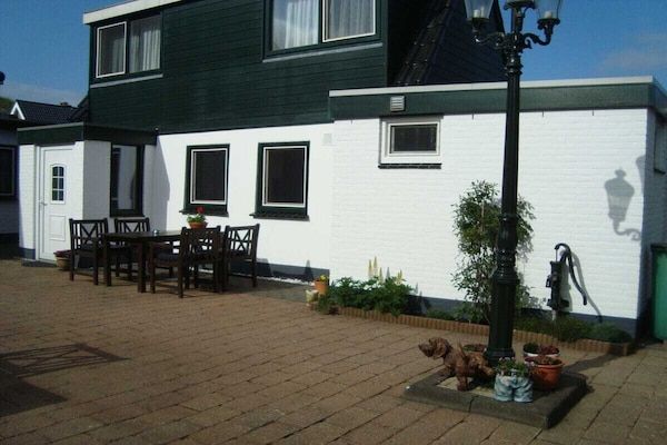 Untagged - Ab en Joke van Dam in Egmond aan Zee (1)