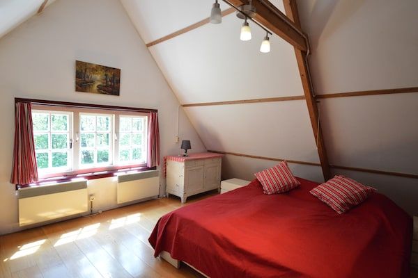 Slaapkamer - Vakantiehuis in De Wolden bij bos in Zuidwolde (3)