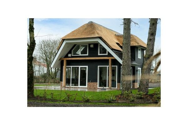 Untagged - Villa in Nunspeet met terras en wifi. in Nunspeet (1)