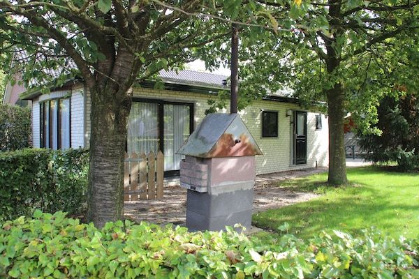 Buitenkant - Uden Chalet met panoramisch terras in Uden (1)