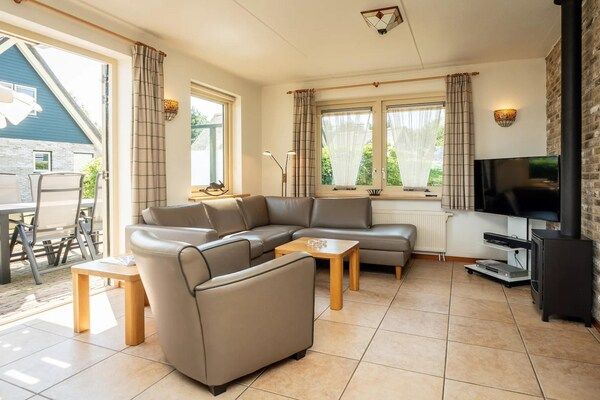 Woonkamer - Huisdiervrije villa op Texel met sauna in De Koog (2)