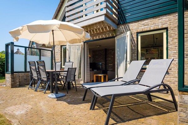 Terras - Huisdiervrije villa op Texel met sauna in De Koog (5)