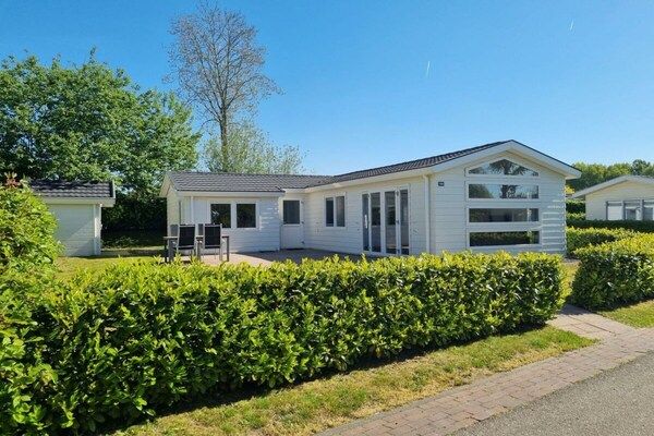 Untagged - Vakantiehuis in Velsen-zuid met terras in Velsen-zuid (1)
