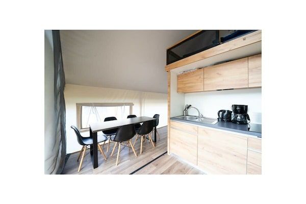Untagged - Glampingtent Luxe 6 in Otterlo (1)