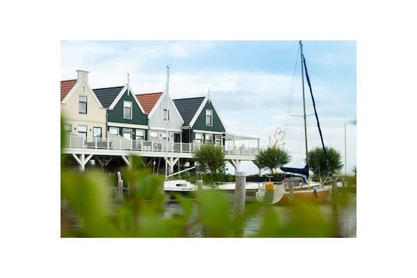 Untagged - Zuiderzee Luxe 6 in Uitdam (1)