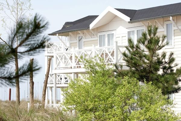 Buitenkant - Appartement bij Cape Helius aan het water in Hellevoetsluis (1)
