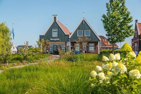 Buitenkant - Vakantiehuis in Uitdam nabij Markermeer in Uitdam (1)