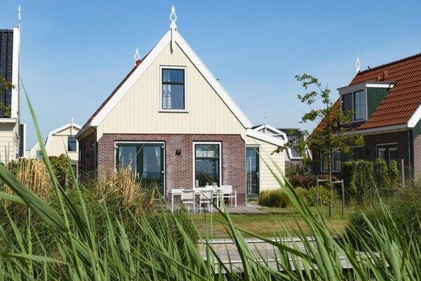 Buitenkant - Vakantiehuis in Uitdam nabij Markermeer in Uitdam (3)