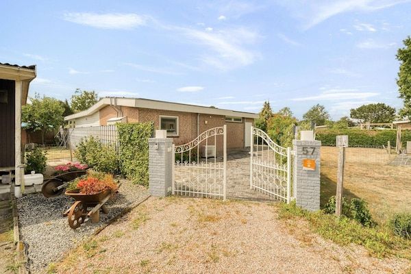 Buitenkant - Moderne Ecowoning Sint Maartenszee in Sint Maartensvlotbrug (1)
