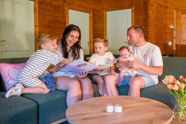 Woonkamer - Familielodge in Hoogerheide in Hoogerheide (3)