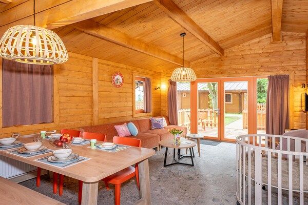 Eetkamer - Vakantiehuis in Hoogerheide met kinderbox in Hoogerheide (2)