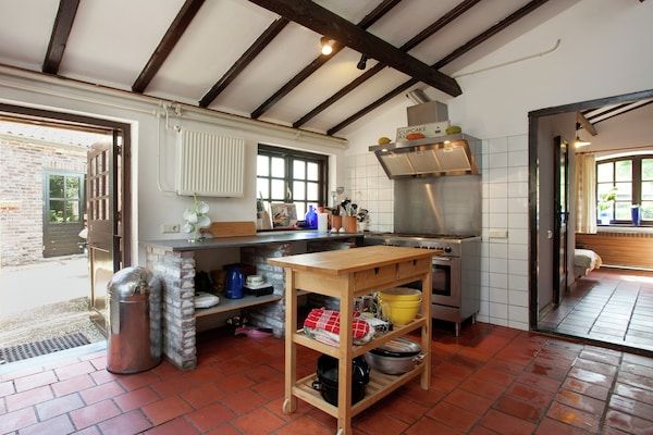 Keuken - Boerderij in Sint Joost met Zwembad & BBQ in Sint Joost (4)