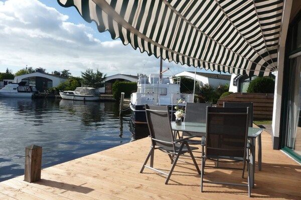 Untagged - Bungalow in Lemmer met zwembad in Lemmer (2)