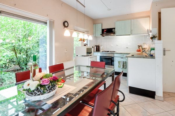 Eetkamer - Vakantiehuis in Beerze bij Bos in Beerze (1)