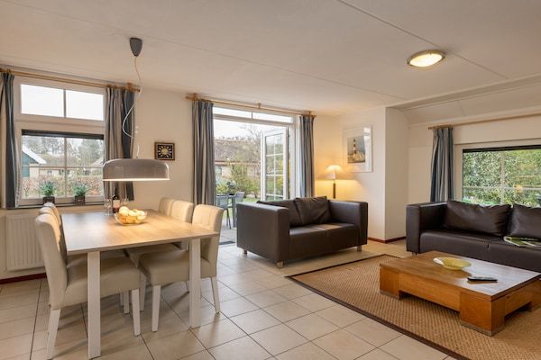 Eetkamer - Moderne bungalows vlakbij het strand in De Koog (2)